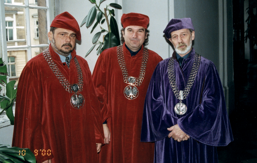 Prorektor Wojciech Kaniowski z Jackiem Szewczykiem i Janem Jaromirem Aleksiunem